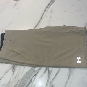 Under Armour Boy's Performance Shorts - Size 18